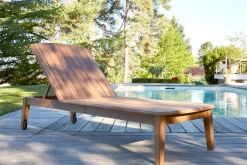 Miliboo Chaise Longue-Bain de soleil en bois massif CANOPEE