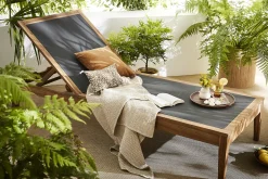 Miliboo Chaise Longue-Bain de soleil gris foncé et bois massif NAVEEN