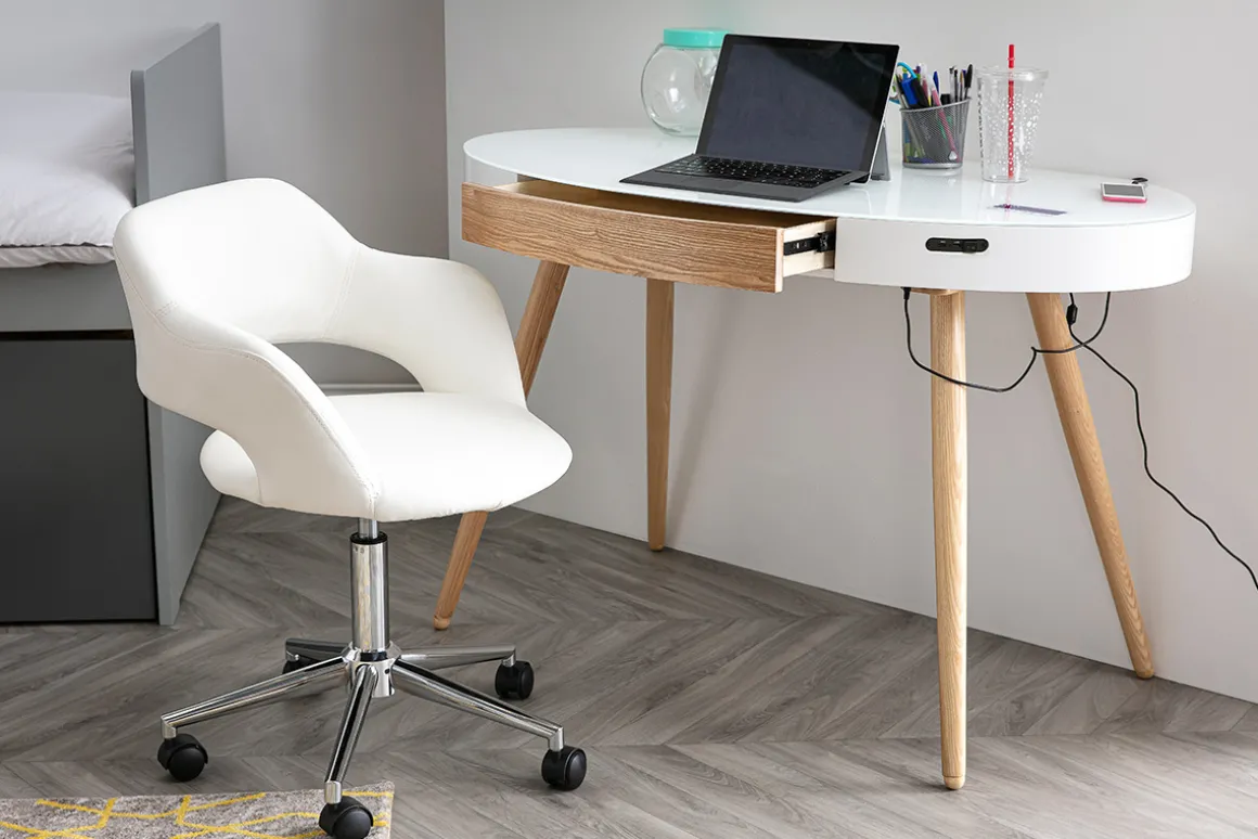 Miliboo Bureau Design-Bureau connecté multimédia verre blanc et bois clair L120 cm HANDY