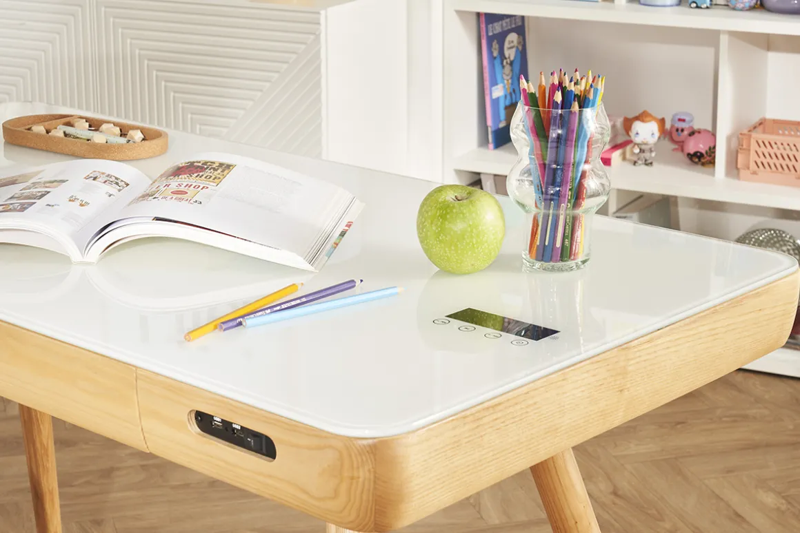 Miliboo Bureau Design-Bureau connecté multimédia avec tiroir en verre et bois clair L120 cm CLEVER