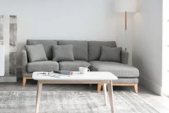 Miliboo Canapé D'angle|Voir Tous Les Canapés-Canapé d'angle droit déhoussable 4 places en tissu bleu canard et bois clair OSLO