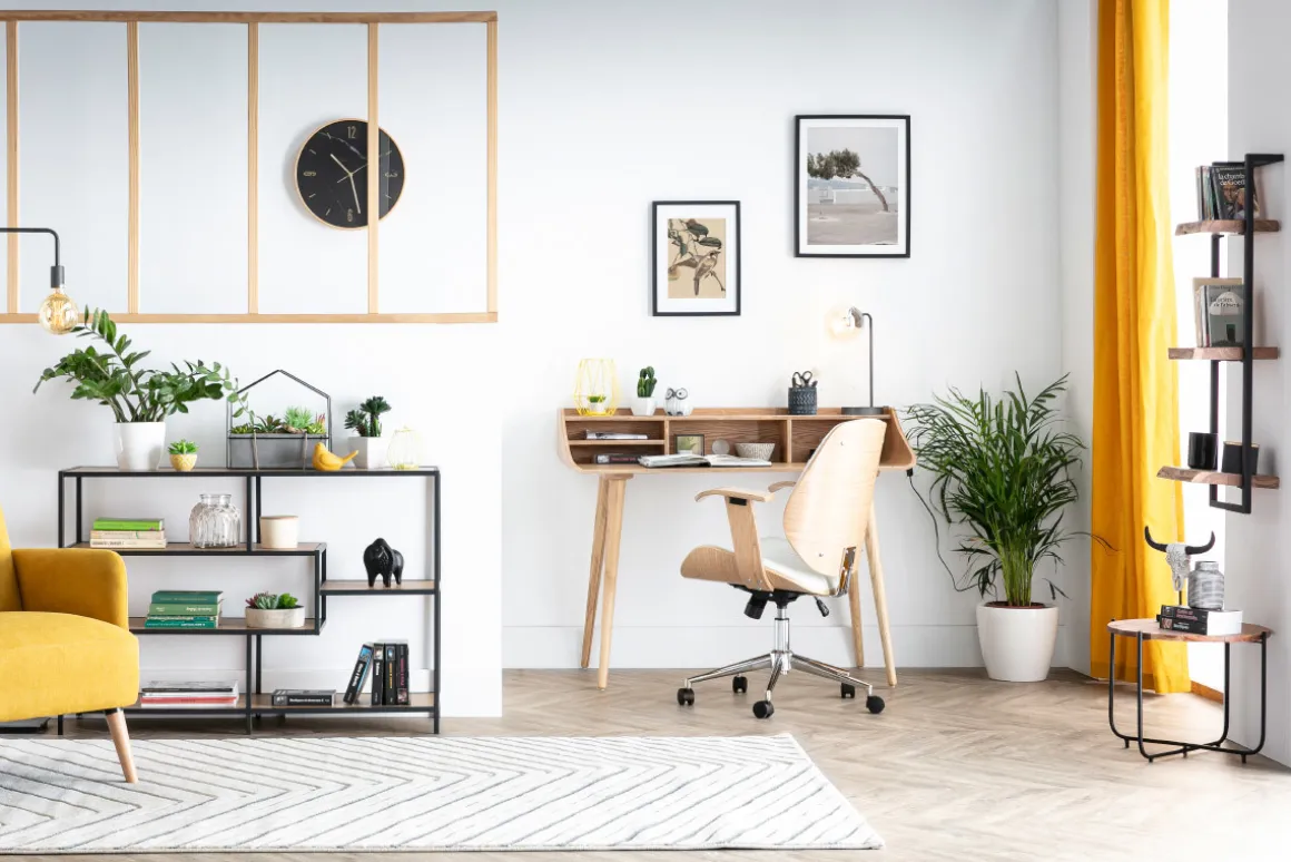 Miliboo Fauteuil De Bureau-Chaise de bureau à roulettes design noir, bois foncé noyer et acier chromé YORKE