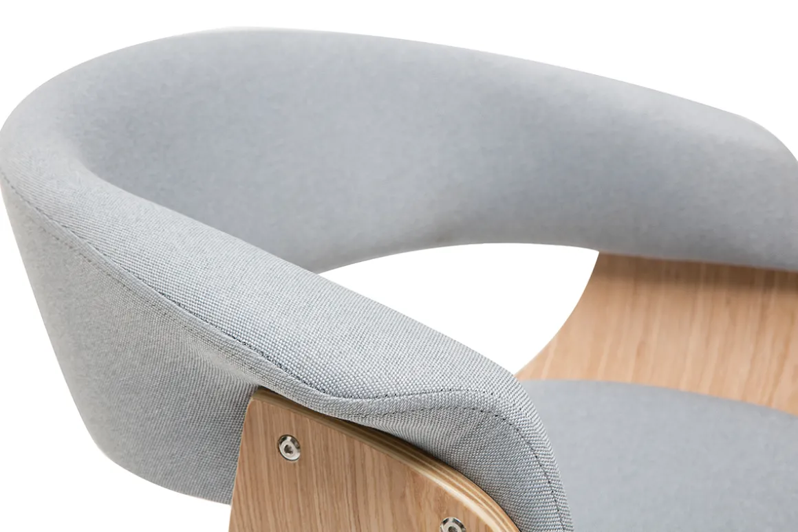 Miliboo Fauteuil De Bureau|Fauteuil De Bureau Petit Prix-Chaise de bureau à roulettes design en tissu gris clair, bois clair et acier chromé OKTAV