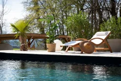 Miliboo Chaise Longue-Chaise longue bain de soleil blanc cassé et bois massif BIARRITZ