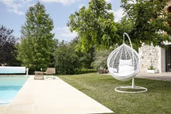 Miliboo Voir Tous Les Fauteuils|Fauteuil-Fauteuil suspendu blanc sur pied en résine et métal MOJO