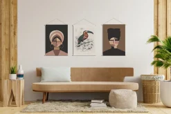 Miliboo Décoration Murale-Kakemono tableau en toile suspendue portait femme L40 x H60 cm TURBA