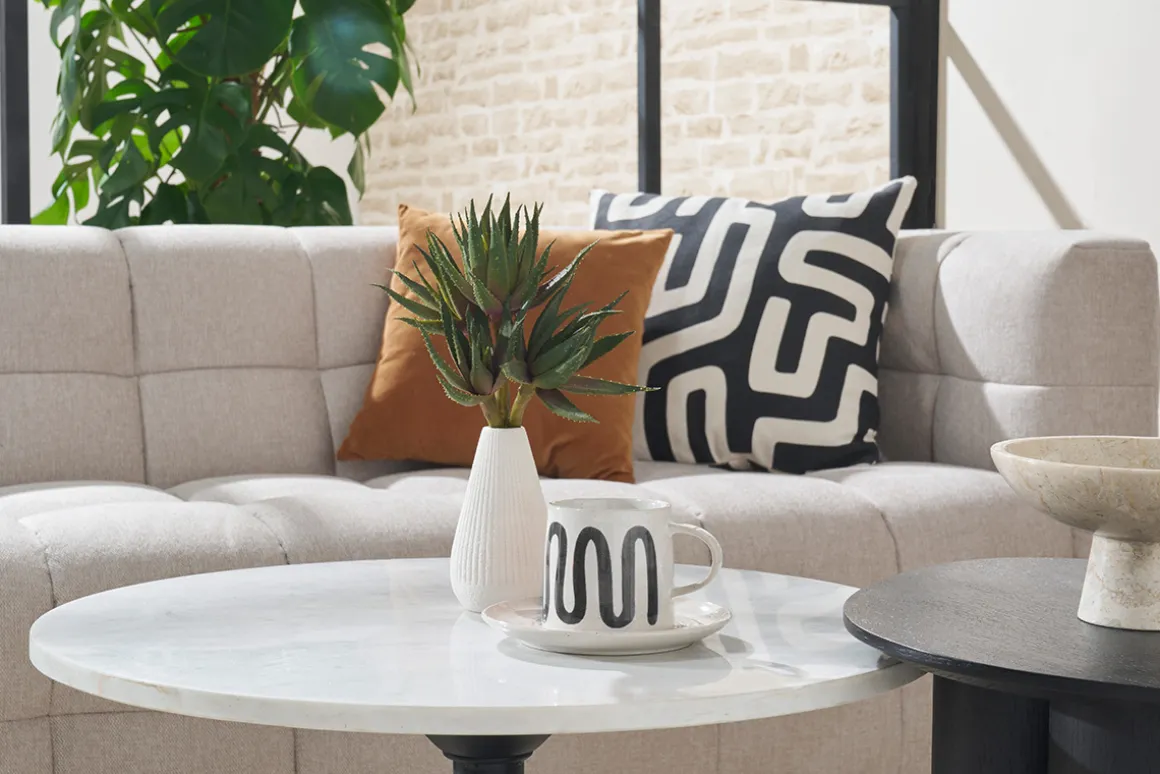 Miliboo Table Basse-Table basse en marbre et métal noir D60 cm COPEN