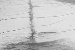 Miliboo Table Basse-Table basse ronde avec double plateau en verre recyclé et métal noir D85 cm WELLE