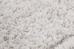 Miliboo Tapis-Tapis recyclé à poils longs coloris ivoire 160 x 230 cm AIMEE